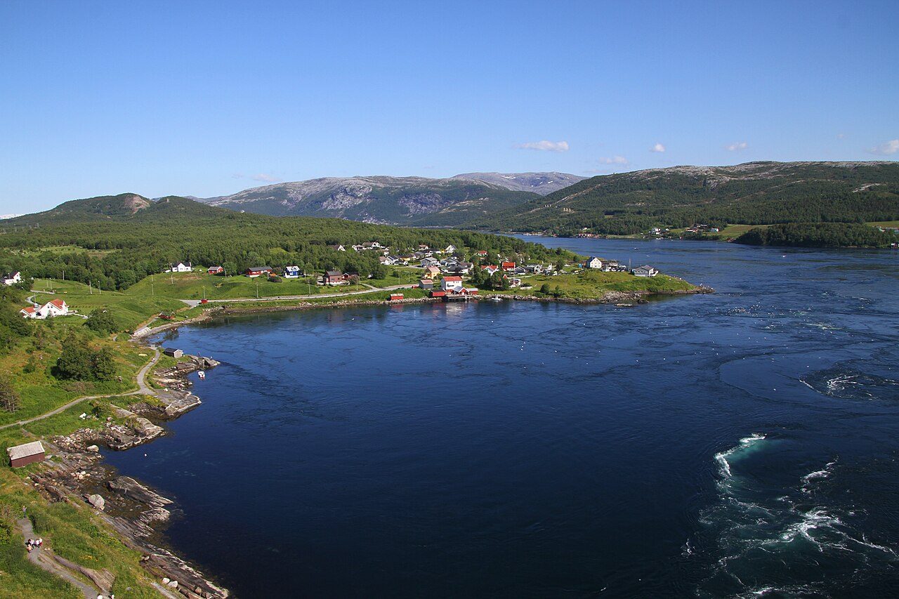 Saltstraumen sett fra høyden en sommerdag